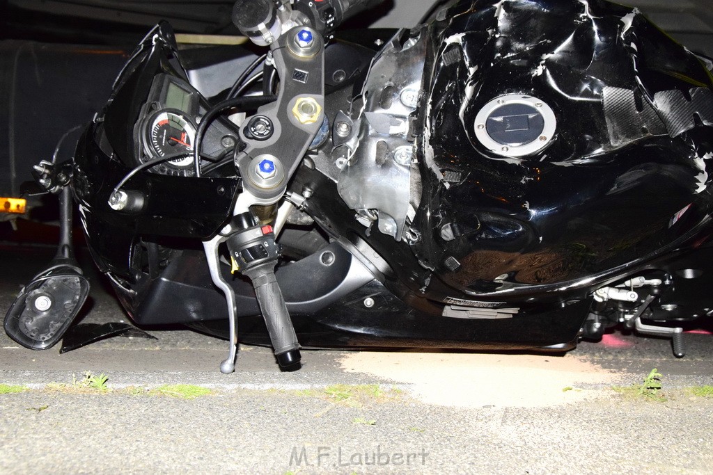 Schwerer Motorrad Unfall Feldkassel Robert Boschstr Edsel Fordstr P101.JPG - Miklos Laubert